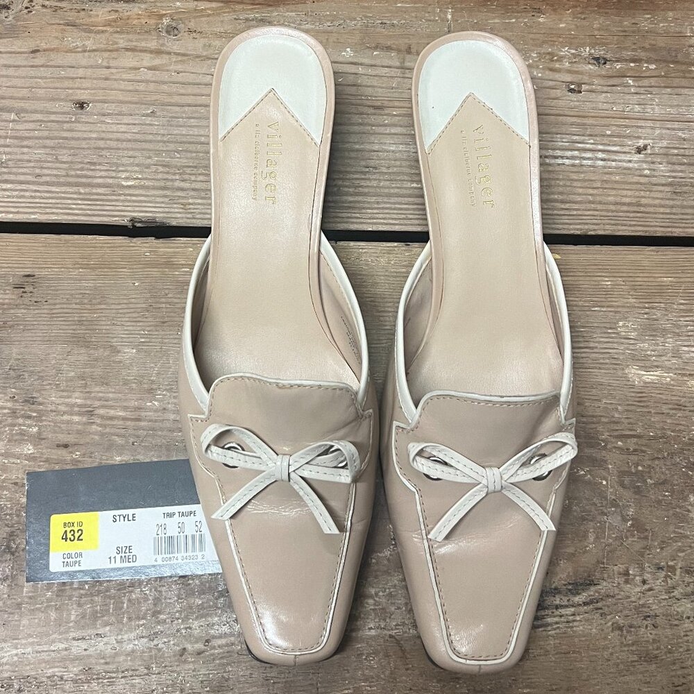 NWOT! Villager Women's Size 11 Taupe Short Heels